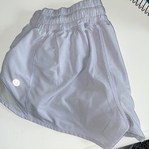 Hotty Hot 2.5 inch Lululemon shorts